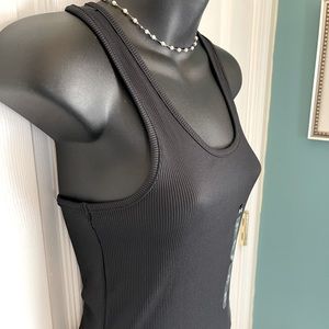 UA fitted heat gear tank ribbed material size small